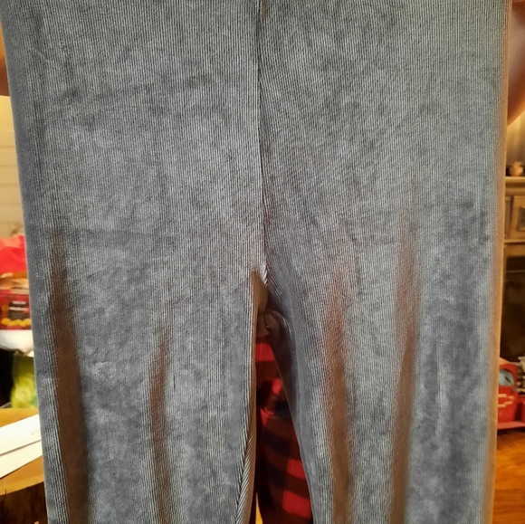 Leggings - Picture 2 of 3